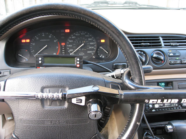 ScanGauge placed on the steering wheel